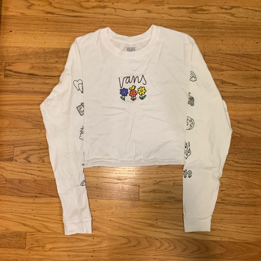 Vans cropped long sleeve with white flower front and black outline